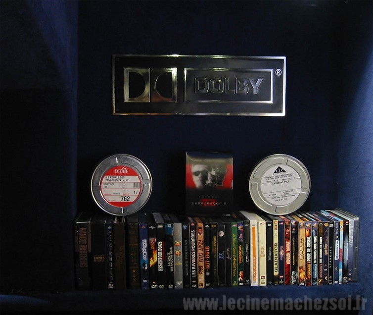 Une plaque DOLBY et quelque DVD collector